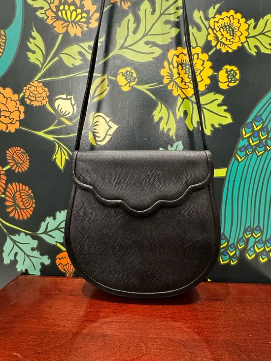 Vintage Yves Saint Laurent Black Scalloped Flap Crossbody Bag - Picture 5 of 13